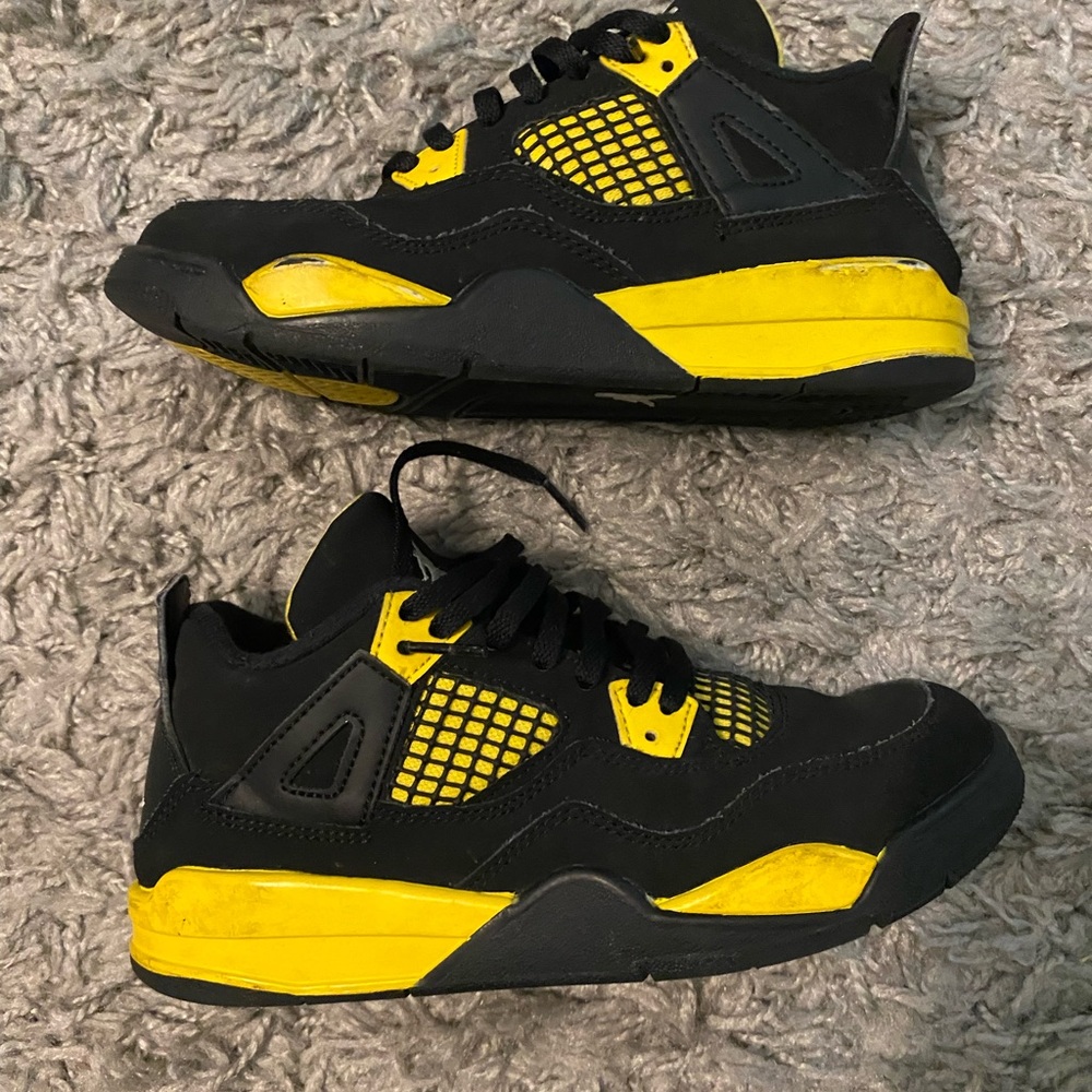 Nike Kids Thunder Black and Yellow Sneakers